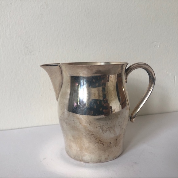 WM Rogers Paul Reverie Reproduced Silver plated creamer - Picture 3 of 7
